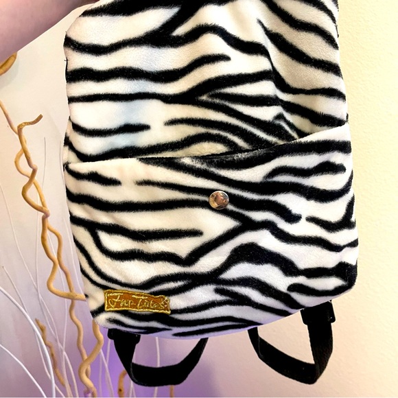 🦓 90s Fur-Totes Zebra Plush Backpack Small/Mini Rave Festival Backpack - Picture 1 of 7